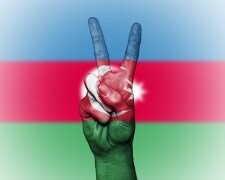 Прихильники Азербайджану влаштували стрілянину в центрі Києва (відео)