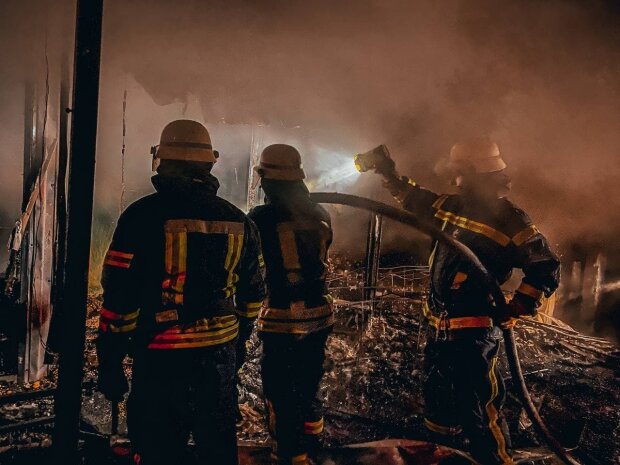 На ринку у Святошинському районі спалахнула пожежа (відео)