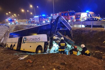 Десять українців потрапили в ДТП в Польщі, один загинув