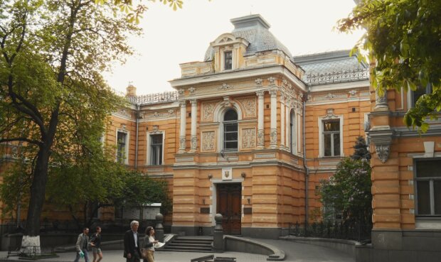 У Києві завершили оцифровування документації пошкодженої 1 січня будівлі Нацспілки письменників України