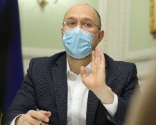 Обов’язкову вакцинацію від коронавірусу в Україні вводити не будуть — Шмигаль