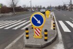 Ні паркуванням на тротуарах: в столиці встановлюють антипаркувальні стовпчики