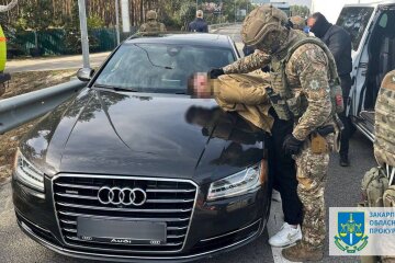 Житель Київщини виманив у матері загиблого військового майже ₴7 млн