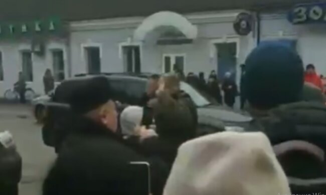 “Готуємо коктейлі, зброю і боремося”: жителі Конотопа послали загарбників у відомому напрямку