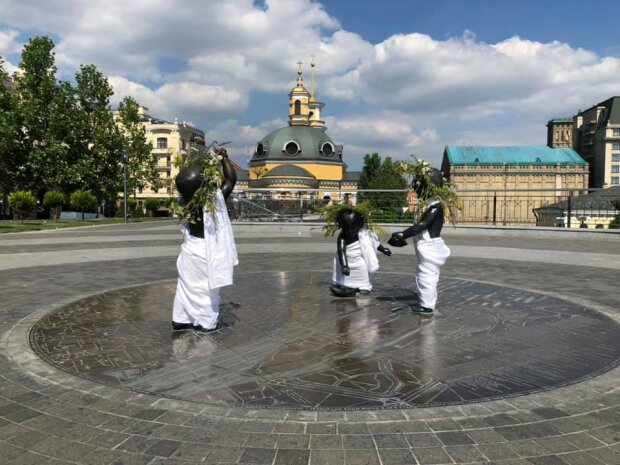 Малюків-засновників Києва прикрасили до свята Івана Купала (фото)