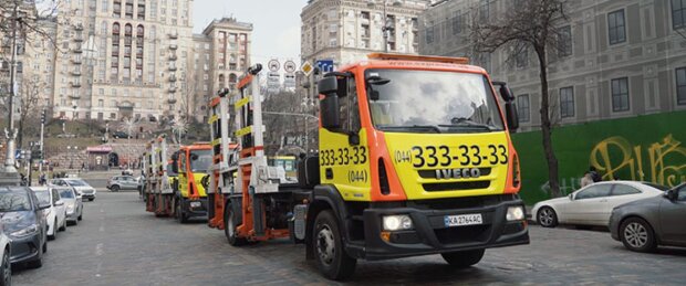 У Києві через неправильне паркування евакуювали Lamborghini за 12 мільйонів гривень