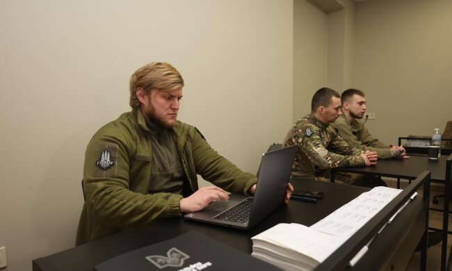 У Києві відкрився рекрутинговий центр батальйону "Вовки Да Вінчі"