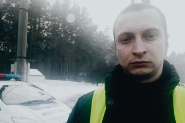 Поки мама спала поліцейський рятував малюка від падіння з 3-го поверху