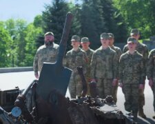 «Останню крапку ставить піхота»: у центрі столиці презентували унікальну інсталяцію зі знищеної ворожої техніки