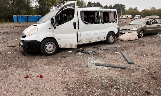 РФ вдарила ракетою по цивільній колоні на виїзді із Запоріжжя: 23 загиблих та 28 поранених (відео)