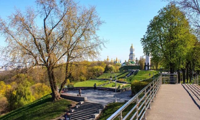 Київзеленбуд витратить на ремонт сходів у парку "Вічної слави" 5 млн грн