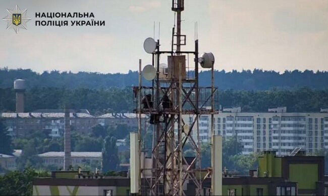 В Ірпені двоє школярів залізли на вежу мобільного зв’язку: на батьків склали адмінпротоколи