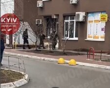 У Києві замінували житловий будинок (відео)