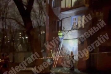 У будинку в Києві прогримів вибух (відео)