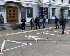У Києві вшанували пам'ять загиблих у Маріупольському драмтеатрі