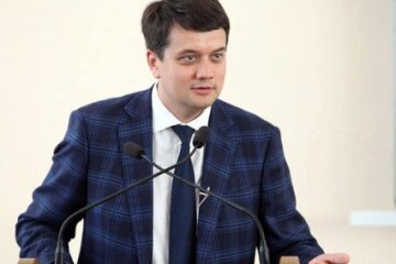 Разумков натякнув на можливість “глибшого” використання російської на Донбасі
