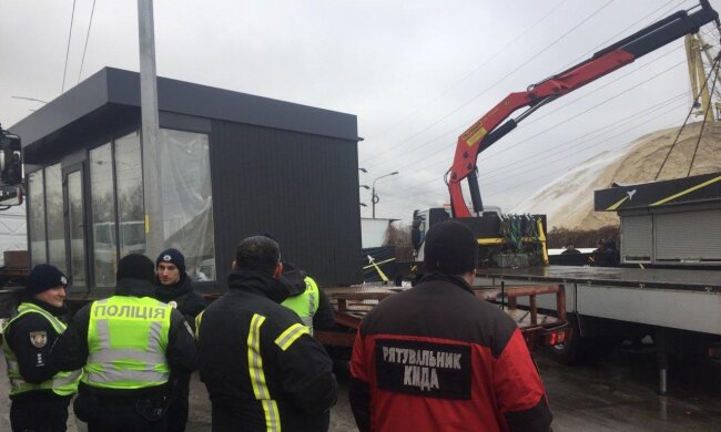 Київ продовжує демонтаж незаконних АЗС