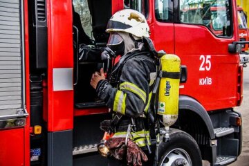 У Києві в квартирі загорівся електросамокат, є постраждалий