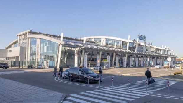 Аеропорт "Київ" знаходиться у абсолютно непридатному, з точки зору військових, для використання стані - Голова Ради директорів