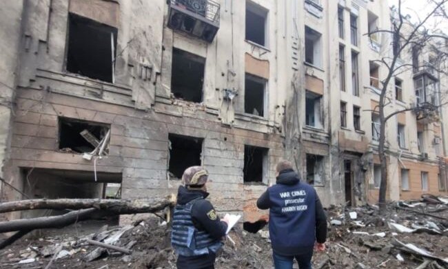 Ракета влучила у будівлю університету Бекетова у Харкові, вже 5 поранених