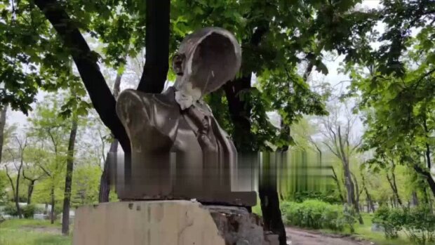 В окупованому Маріуполі партизани влаштували «ленінопад» (відео)