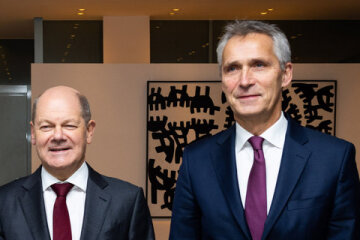 Генсека НАТО в Берліні запитали про танки Leopard для ЗСУ. Сказав, що є “велика логістична проблема”