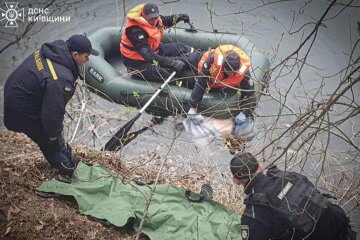 Смертельна ніч на Білоцерківщині: рятувальники дістали з озера тіло 19-річної дівчини, яка втопилася у селі Щербаки