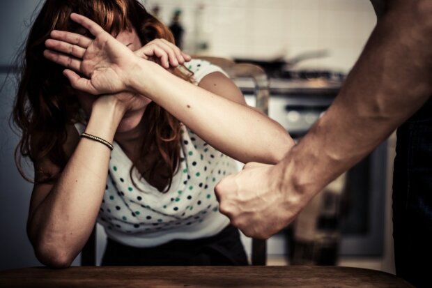 Кияни стали частіше звертатися до психологів щодо домашнього насильства - КМДА