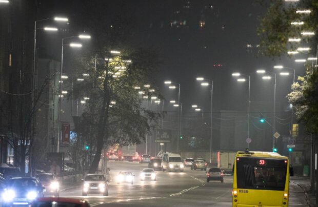 Київ перевів вуличне освітлення в режим економії без втрати безпеки