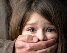 У Києві педофіл напав на 9-річних дітей