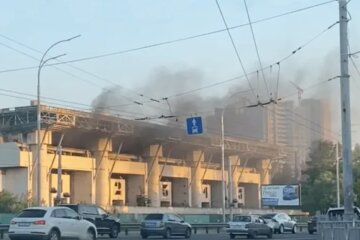 На Теремках горів недобудований стадіон (відео)