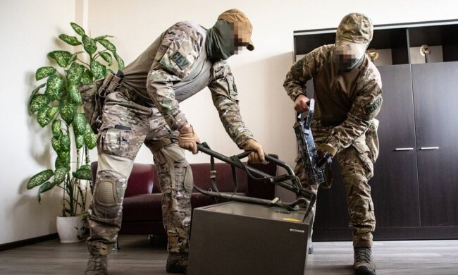 У Департаменті захисту довкілля КМДА проводились обшуки