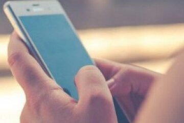 Хочеш сидіти у смартфоні – показуй паспорт:  “слуги народу” написали закон