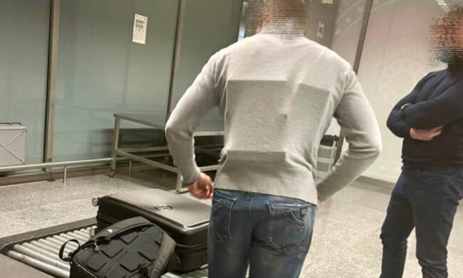 У “Борисполі” чоловік хотів пронести на собі шість телефонів IPhone