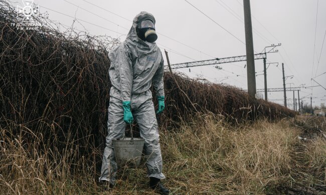 У Києві виявили 20 кг ртуті біля залізничних шляхів — на місце прибула мобільна лабораторія ДСНС