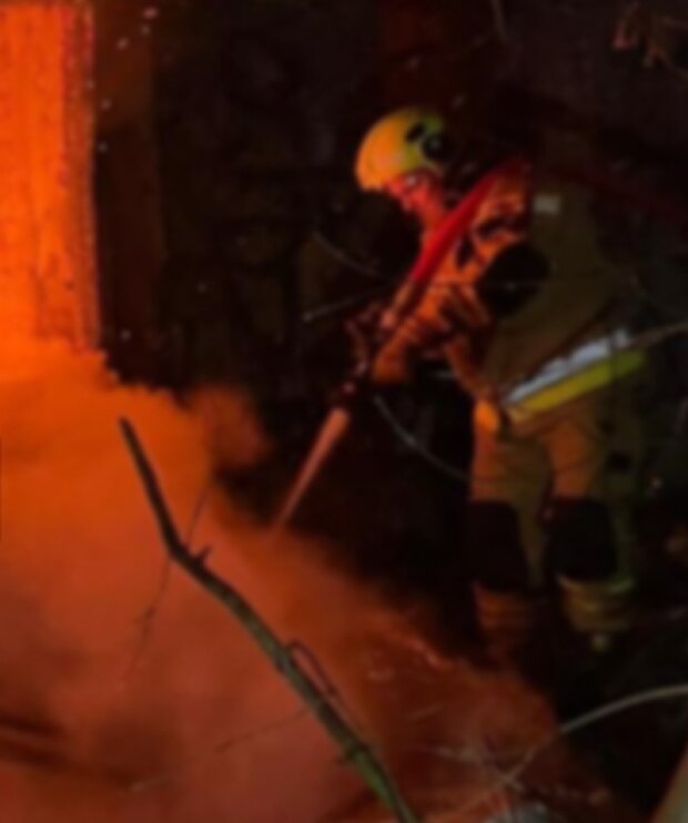 В Подільському районі столиці під час гасіння пожежі знайшли тіло людини