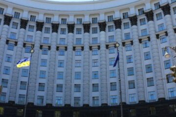 Богдана не послухали: Кабмін дасть гроші містам