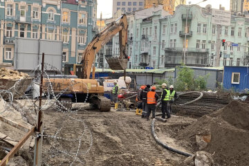 Біля "Будинку з мухами" знову розпочали заборонені будівельні роботи, що загрожують знищенню пам'ятки