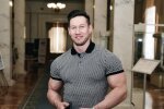 На НСК Олімпійський спортивну руханку проведе чемпіон з бодібілдингу