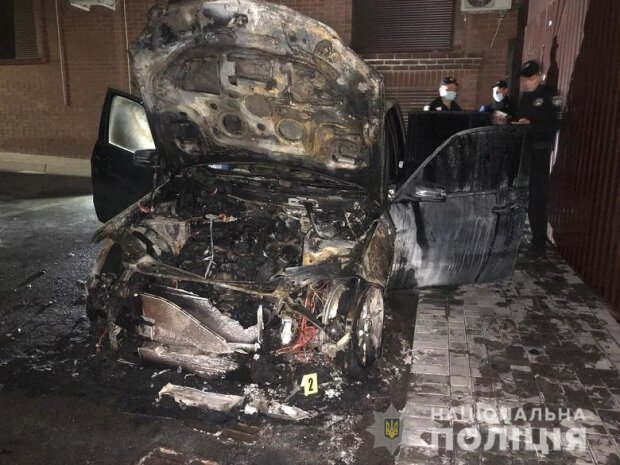 У Києві депутату спалили автомобіль