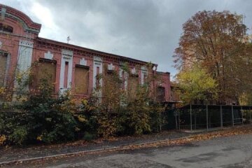 У Києві збираються знести 117-річну історичну будівлю на Татарці, адже Київрада зволікає з рішенням