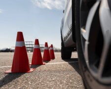 Водійське посвідчення без стресу: детальний огляд провідних автошкіл столиці та поради щодо вибору ідеального навчального центру