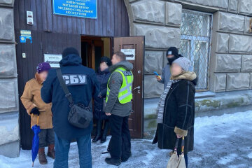 У Києві викрили схему ухилення від мобілізації — створювали фальшиву інвалідність за $5-8 тис.