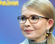 “Батьківщина” обходить партію Порошенка