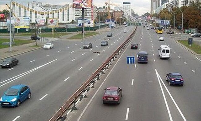 У Києві на добу обмежать рух проспектом Перемоги