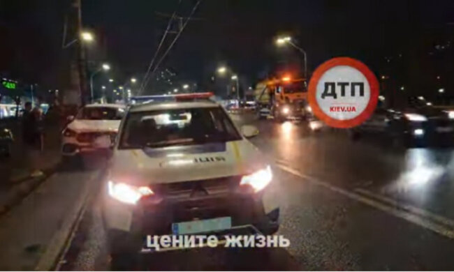 П’яний перебігав восьмисмугову дорогу: у Києві на проспекті Перемоги загинув чоловік (відео)