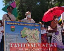 Район розірвали на шматки: під ВР протестують мешканці Васильківщини