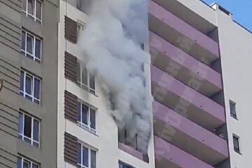 Мешканці рятували один одного: під Києвом палав 13-й поверх багатоповерхівки (відео)