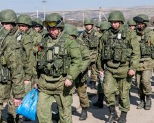 Російські терористи продовжують залишати місто Пологи
