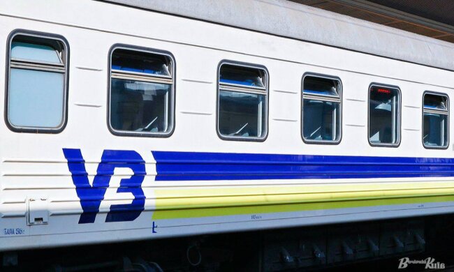 «Укрзалізниця» змінила маршрути у трьох областях через загрози безпеці